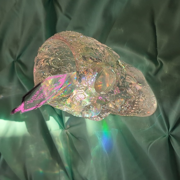 Skull Makeup Brush Holder - Picture 4 of 6